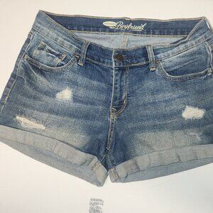 Old Navy Boyfriend distressed jean shorts in size 4/  30" waist